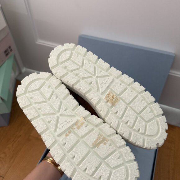 NWT Prada Winter Boots In Cognac Brown Suede Leather Shearling Lace Up - Picture 10 of 10